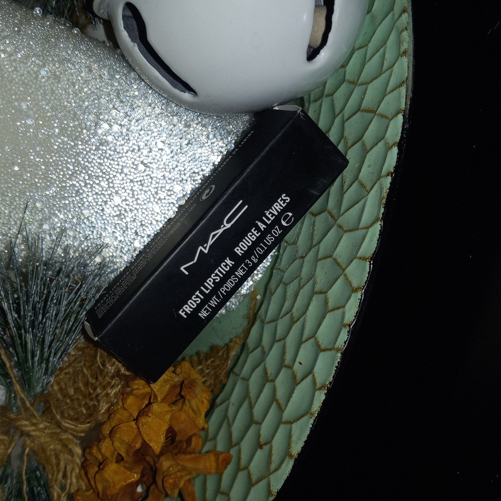 Mac Frost Lipstick (Shade:CB 96)